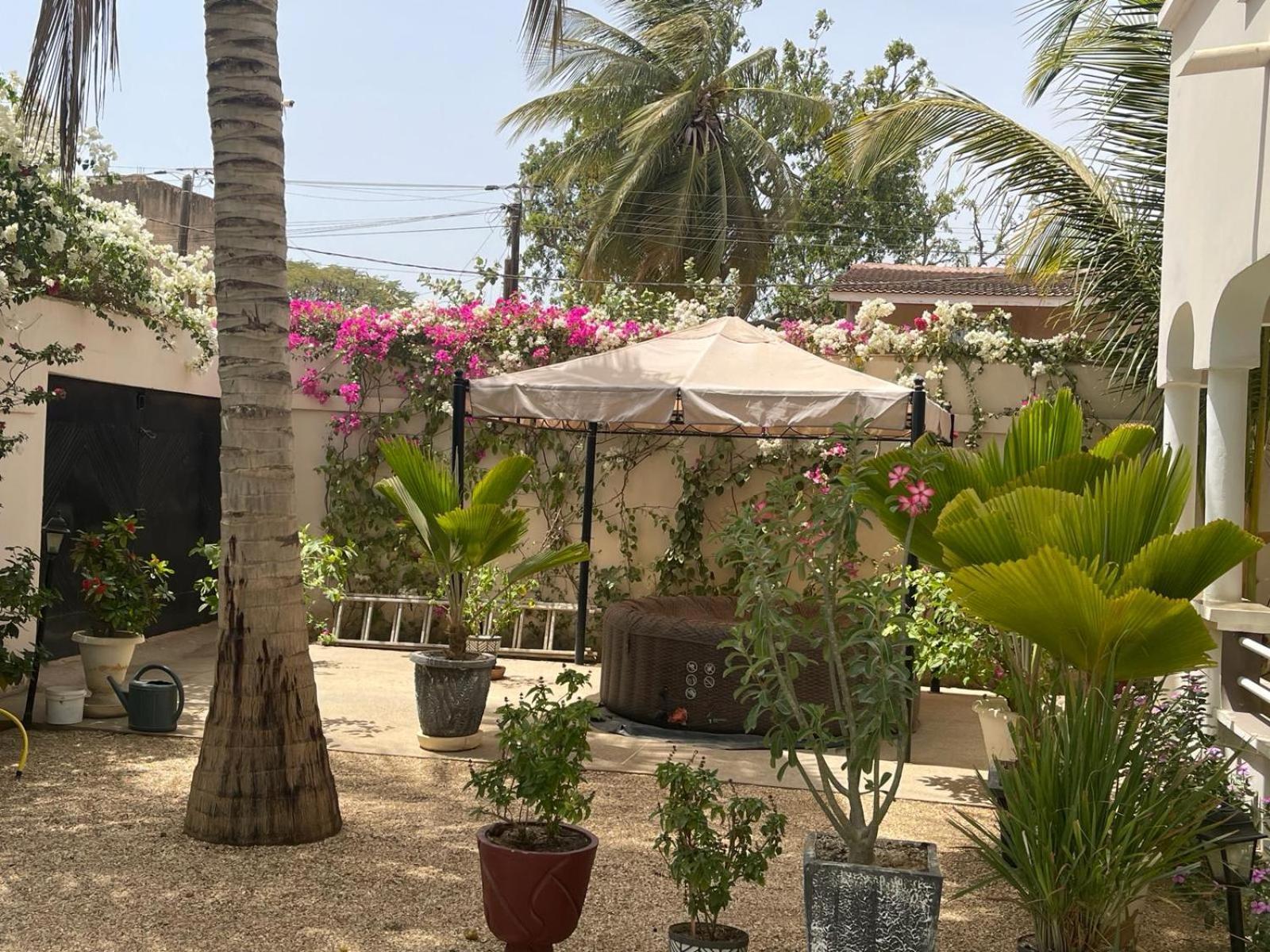 Villa Ngore Saly エクステリア 写真